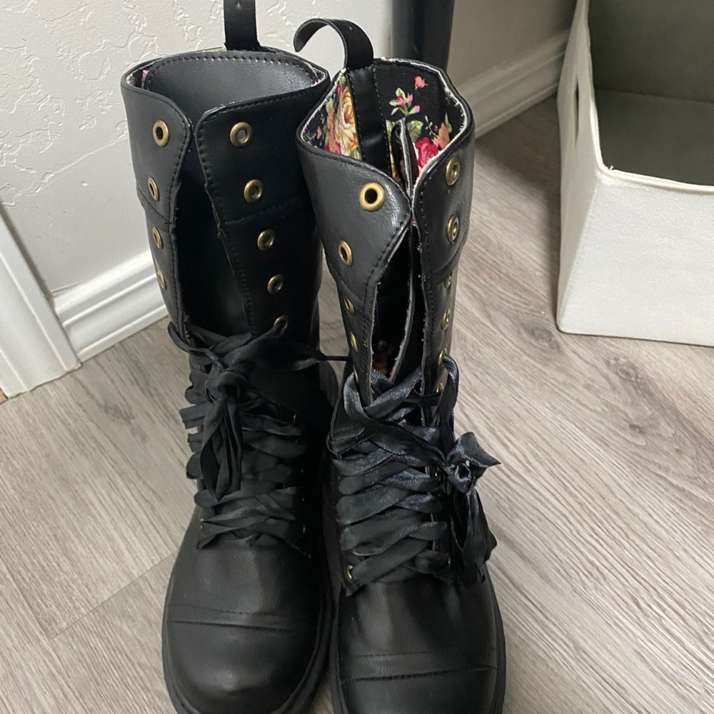 90’s style Boots!